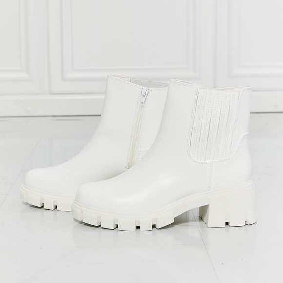 White Chelsea Style Boho Boots - Picture 4 of 5